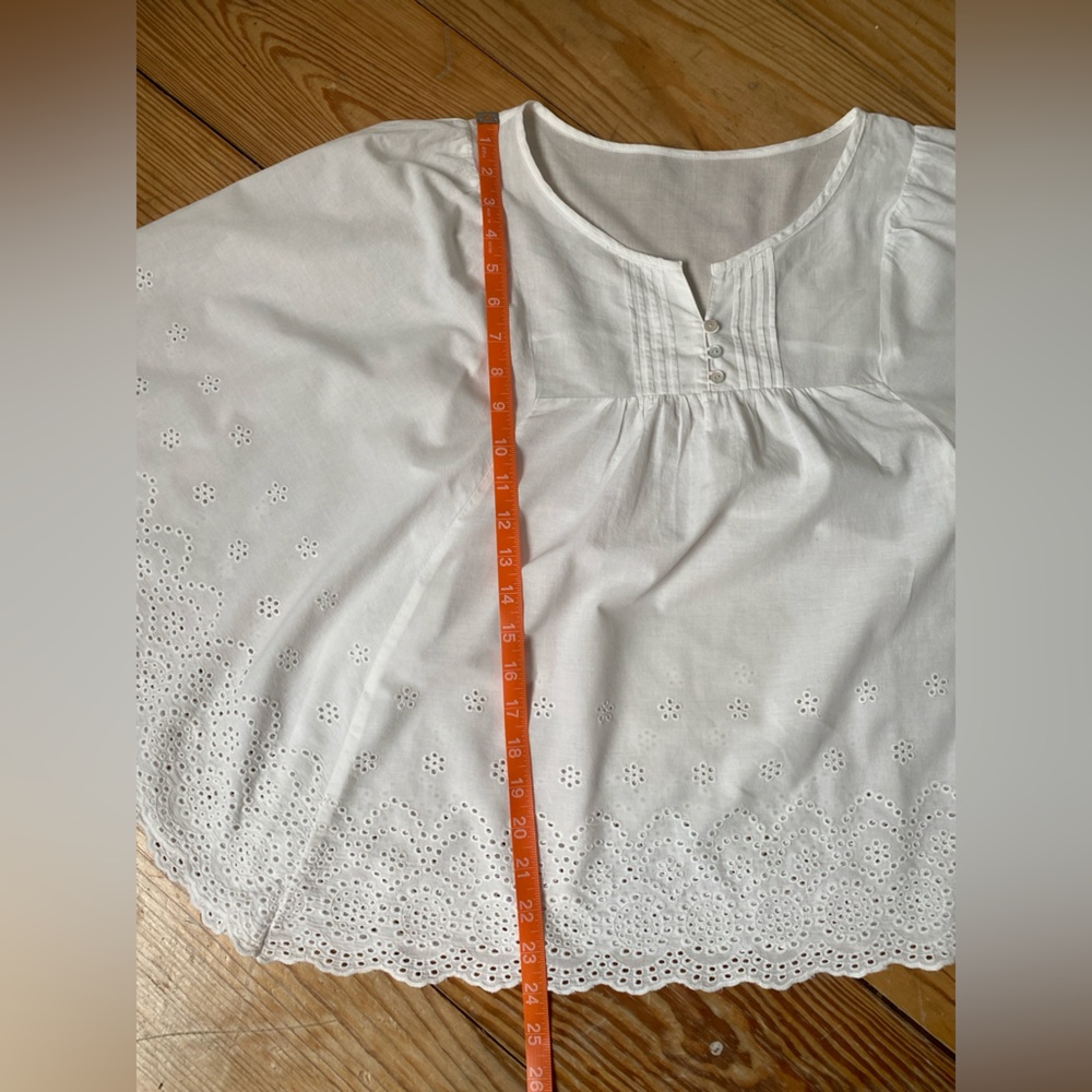 Elegant White Blouse with Flowy Design Eyelet Lace 100% Cotton Size XS - Picture 7 of 10
